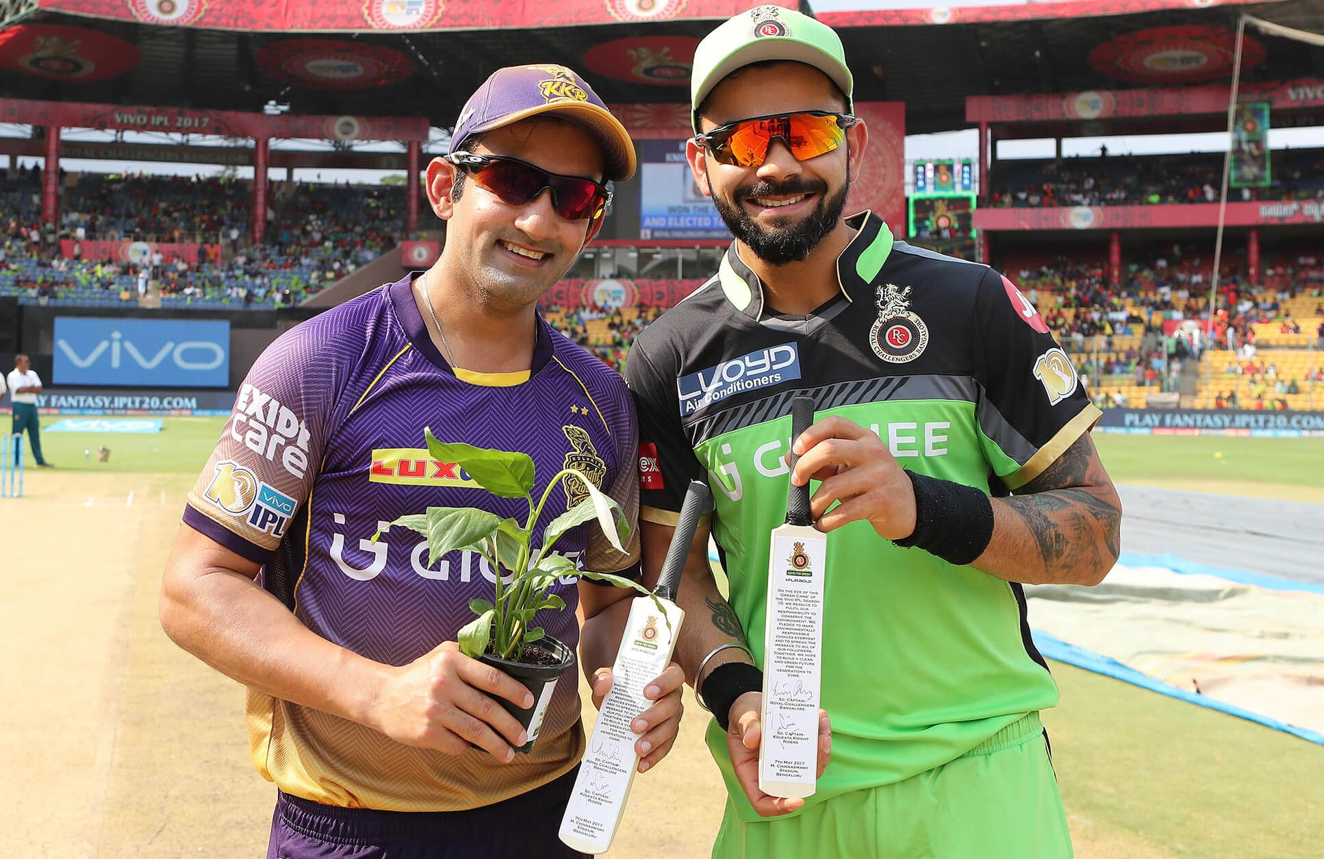 rcb-virat-kohli-and-kkr-gautam-gambhir-cricket-bat-gifted-each-other