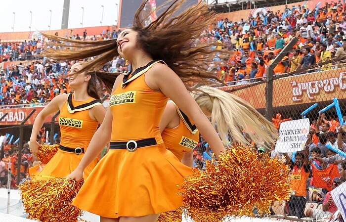 srh-cheer-leaders-dancing-after-six-hit-ipl srh-cheer-leaders-dancing-after-six-hit-ipl